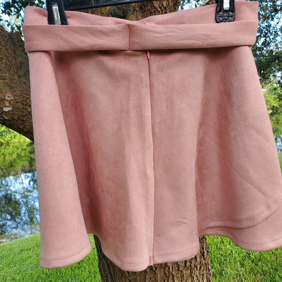 A line skirt - Picture 2 of 3